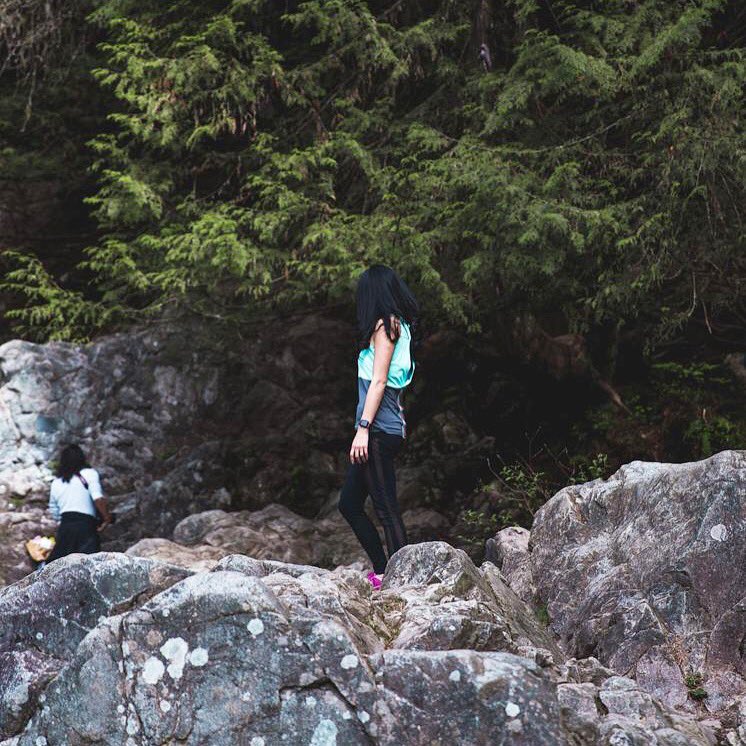 Evening views from our hike 🙌
Wearing our ankle socks to get us through 👀
#compression #hiking #mojosocks #mountains