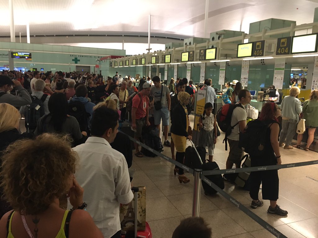 Comença l'aventura altre cop... #aenaelprat #vagaaeroportbcn #vagaEulen  #javeuremquepassa