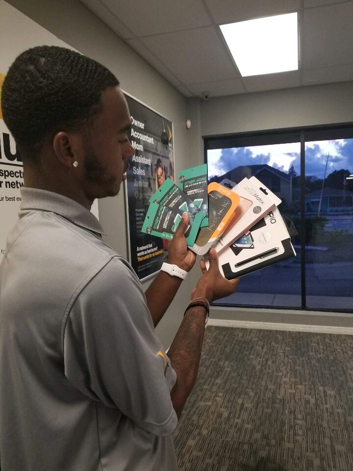 HillarySprint's tweet photo. Wireless Protection? #wegotyou 
@MayComWireless https://t.co/13ZXSC8XIj