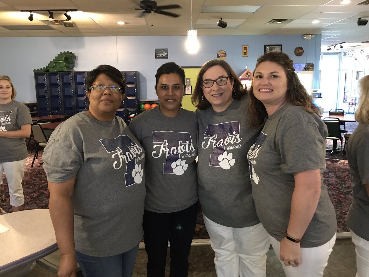 mewallace87's tweet photo. Travis staff rolling into the new year! #teacherweekss #sulsprisd #travisrocks https://t.co/Yt8ErrMmBR