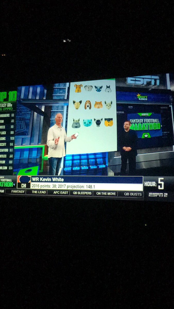 BringBackSFTC's tweet image. Just what we need, @Kenny_Mayne teaching us how to use the ESPN Fantasy App. Can we get SM on here for a Streak tutorial? 😂 @ESPNStreak