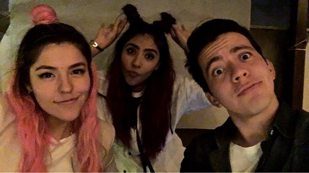 Bryan_SKabeche's tweet photo. Ayudemos a mis amigos de @PlaticaPolinesi HAGAMOS QUE ESTE TWEET LLEGUE A 1000 RT's 1 RT = 1 VOTO #KCAMEXICO #MUSAS #POLINESIOSYT https://t.co/T4zM8EDYMW