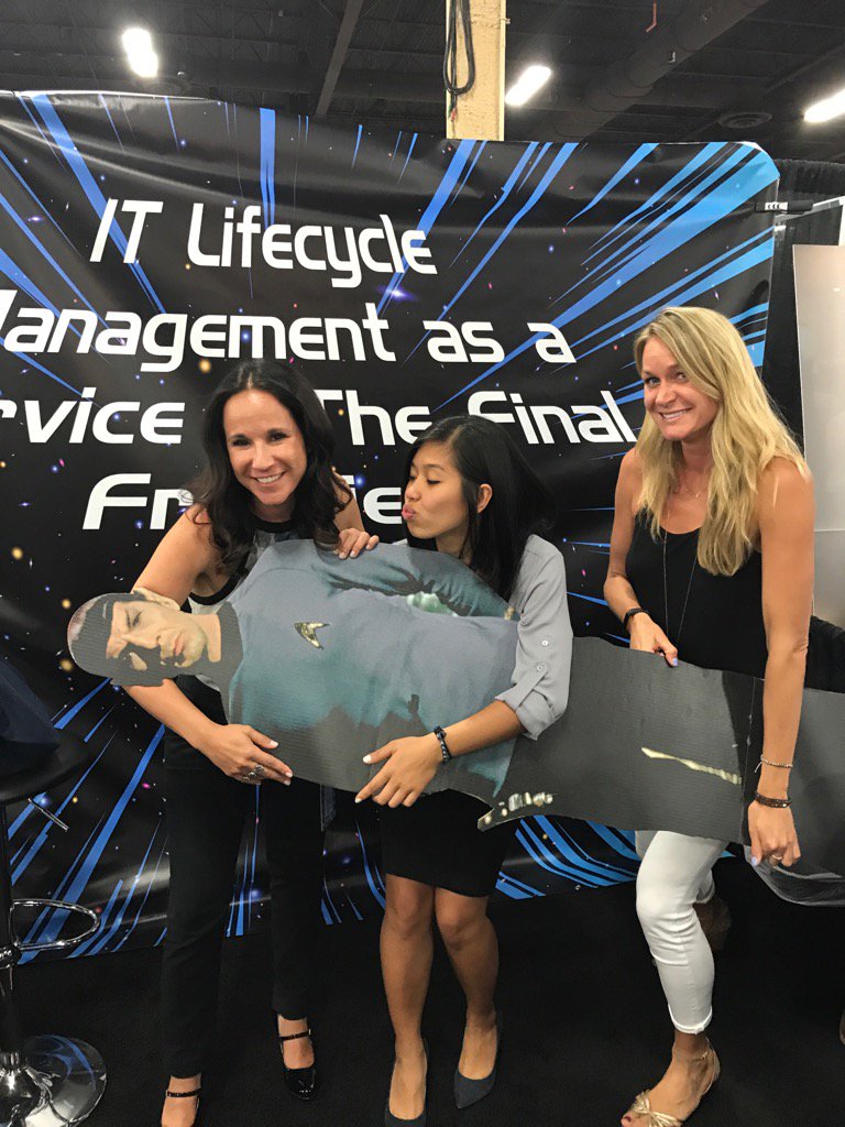 sameerhilal01's tweet photo. You gotta stick with a millennial @ #ILTACON with @vComSolutions https://t.co/GMHP3i8cZO