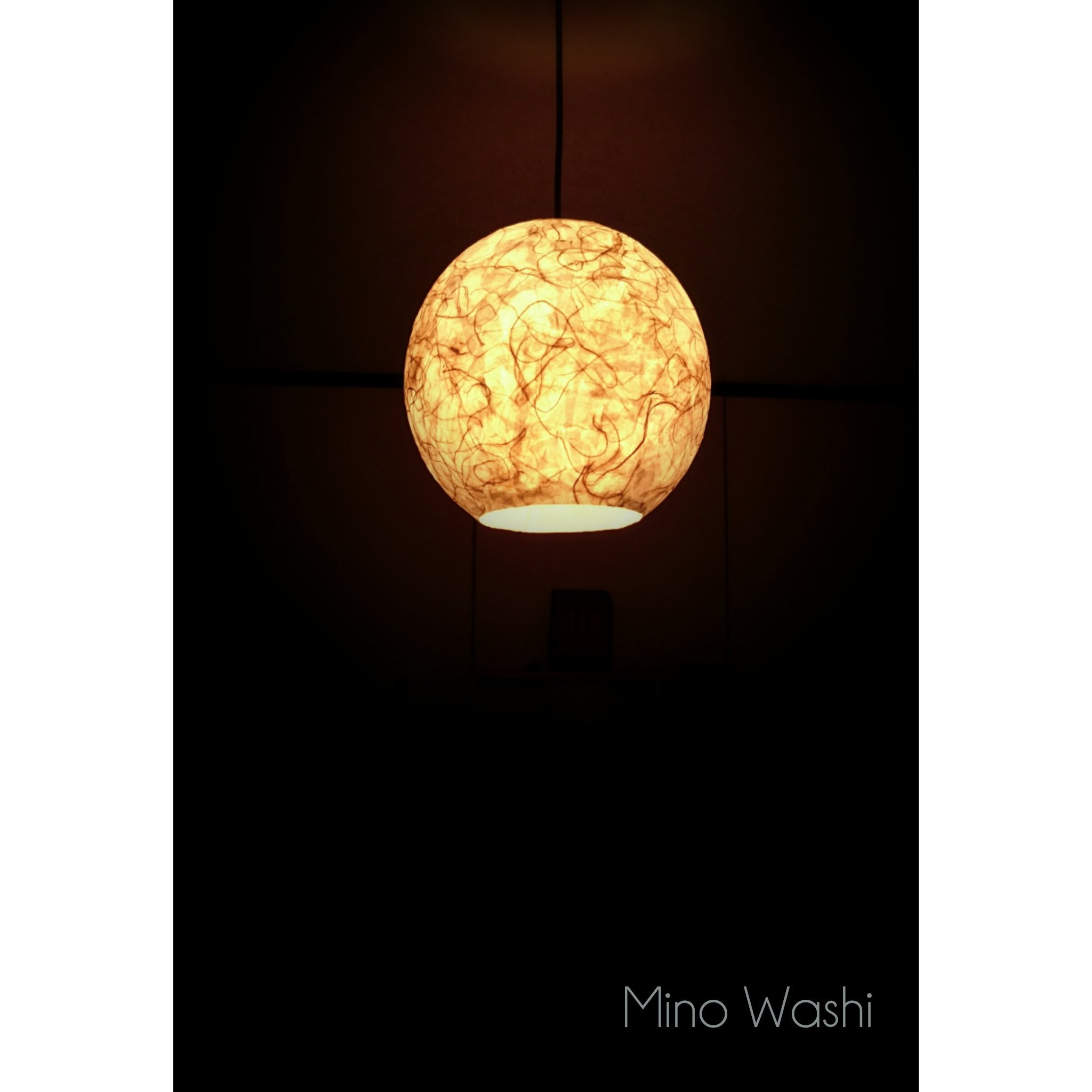 Echidnaya Echidna Aya Al Twitter Mino Washi Lamp Shade この間 美濃和紙で作ったランプシェード 美濃和紙２枚重ねて 上から半紙で強度を加え 美濃和紙の繊維を活かした雰囲気あるランプに仕上がりました Handmade Lampshade Minowashi 美濃和紙 ランプ