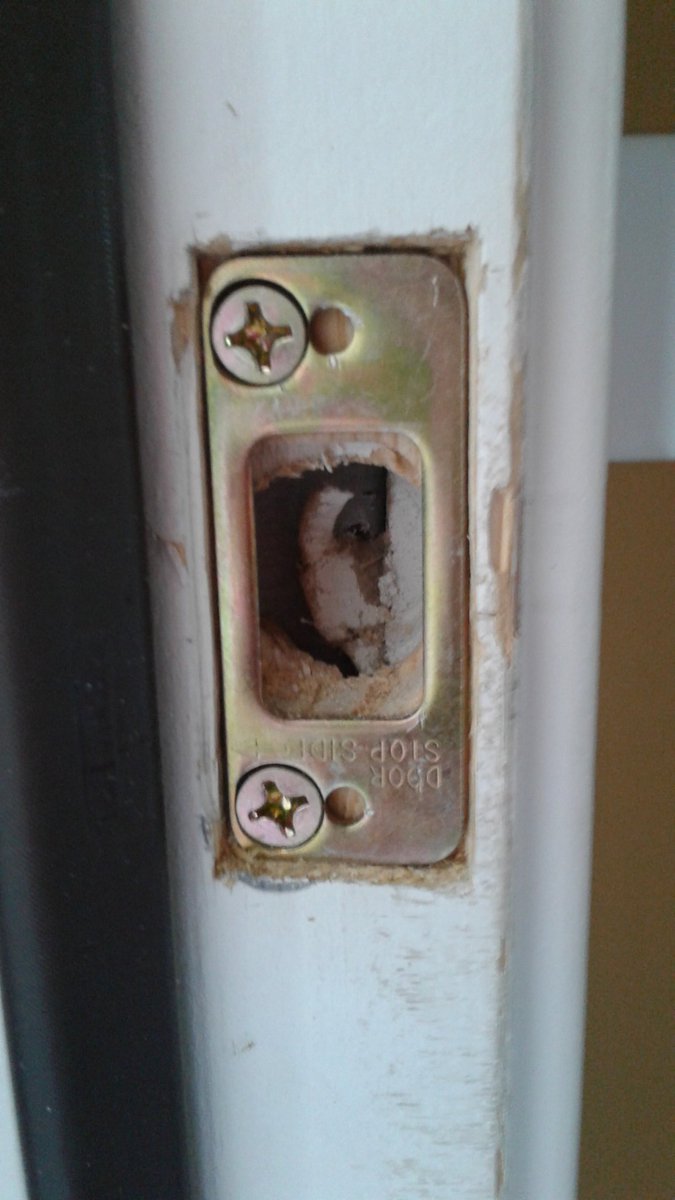 NorthlandLock's tweet photo. 70% of break-ins are due to "frame failure." Reinforce your deadbolt strike plate, don't be the easy target. 

#homesecurity https://t.co/0ye49cU1vD