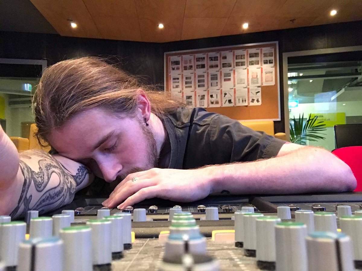 Finslipppy's tweet image. Napping on a $30,000 pillow #ssl #matrix2 #sounddesign #soundmixing #film