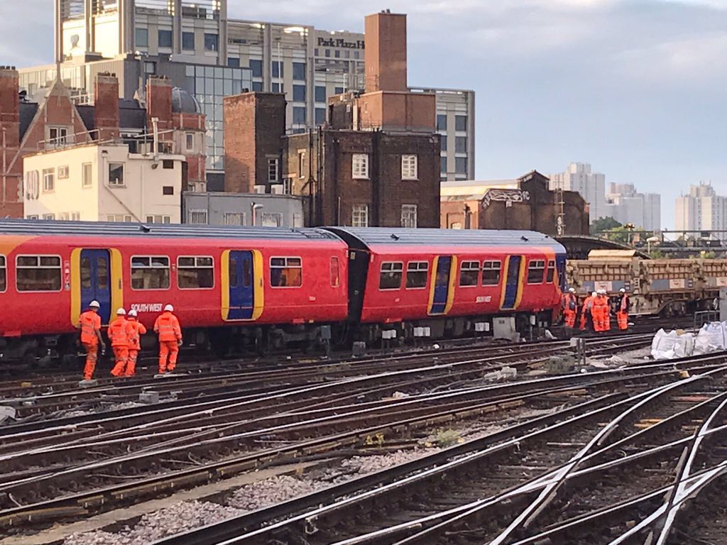 PaulClifton_'s tweet image. A Class 456 has come off the rails @LondonWaterloo. @SW_Trains says avoid Waterloo altogether. Suggestion it collided with engineering train