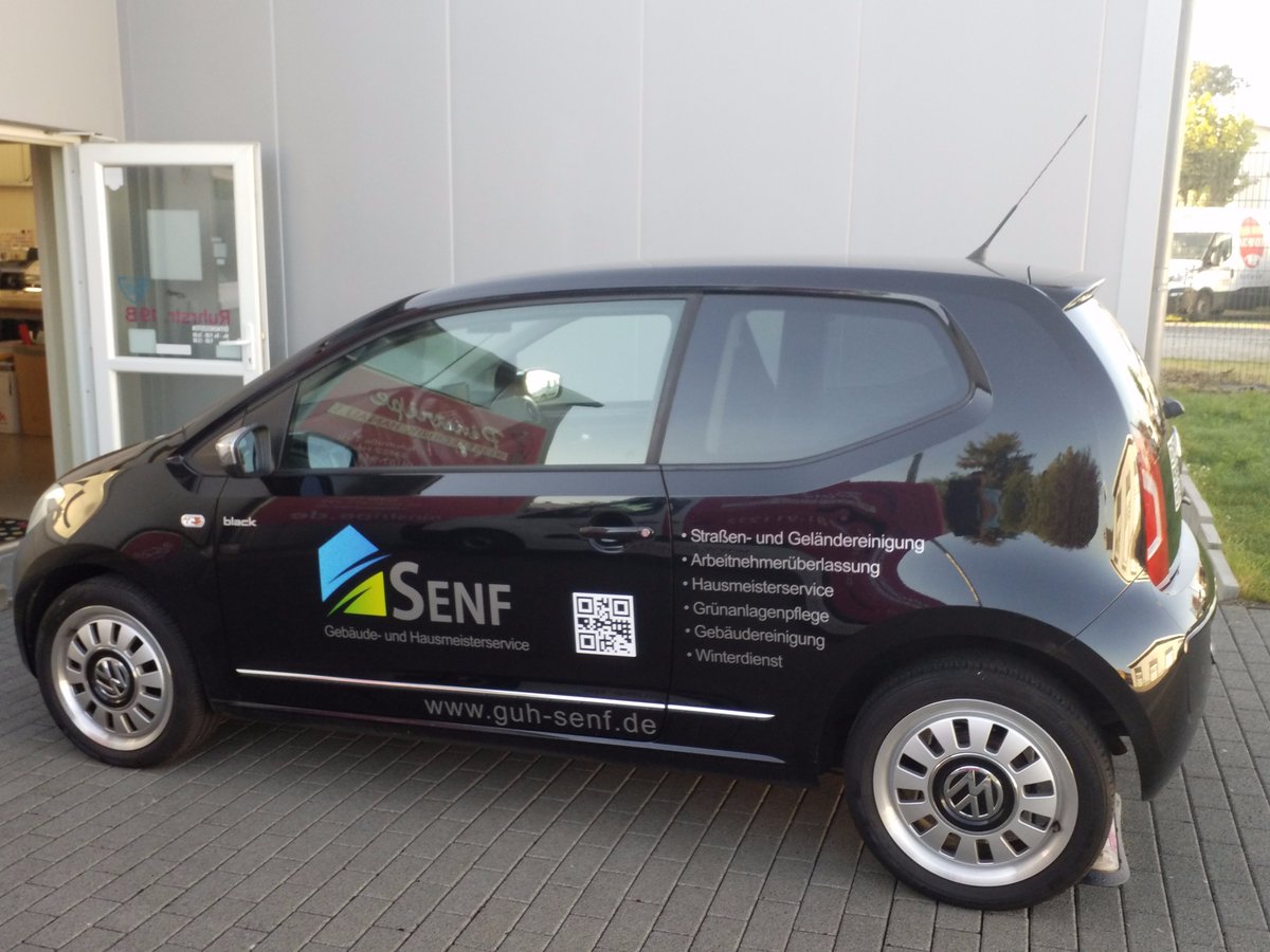 Gerne beraten wir Sie über die Möglichkeiten Ihr Unternehmen zu präsentieren,
egal ob Fahrzeugbeschriftung, Schilder, Banner, Fahnen etc.