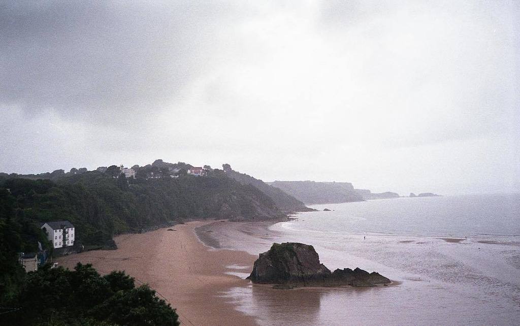 This is Tenby, South Wales. Shot on a rainy day, on 35mm film 🎞🌧
⠀⠀⠀⠀⠀⠀⠀⠀⠀
-------
⠀⠀⠀⠀⠀⠀⠀⠀⠀
#explore #exploreever… ift.tt/2uJYx58
