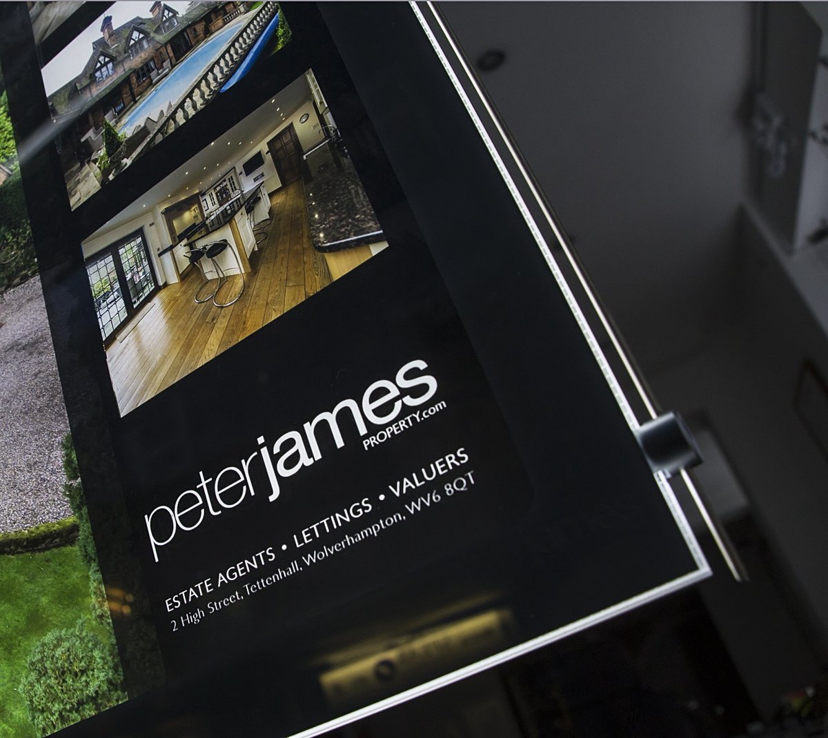 MidWestDisplays's tweet photo. Great 'after' photos courtesy of Matt at @PeterJamesProp showing our #led #lightpockets off to perfection https://t.co/5EpTtNooRa