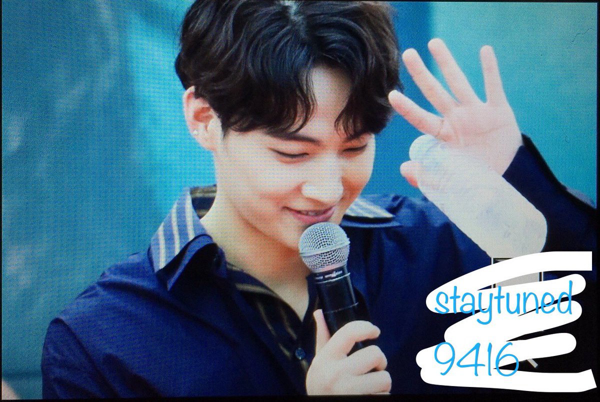 StayTuned9416's tweet photo. [PRE] 170815 HiTouch with MOIM #JB #재범 수고했당ㅠㅠ~ https://t.co/HHlQQi7uYI