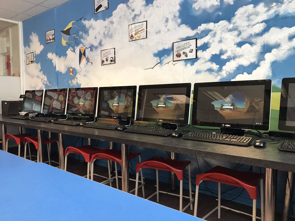 Another network rebuild for a non-glf school customer. IT suite looking nice and tidy 👌 #summerprojects #nonglfschool