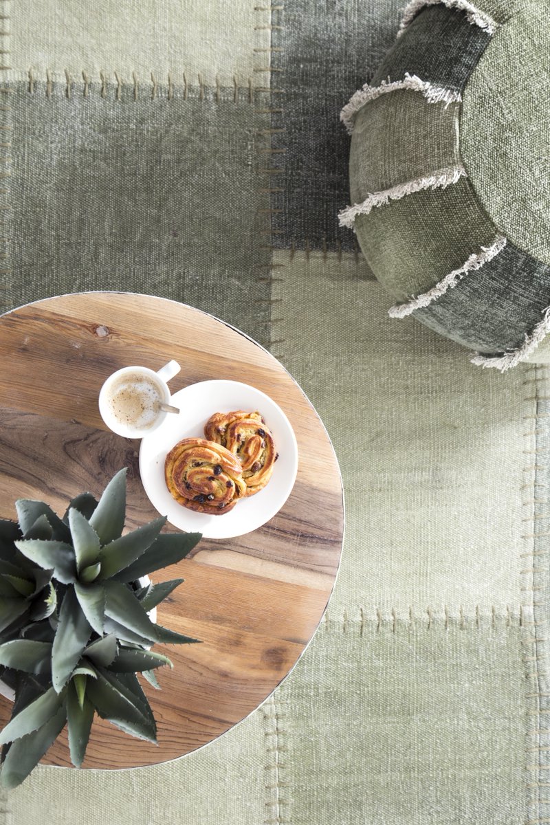 Wat vinden jullie trouwens van dit stoere groene vloerkleed en poef van By Boo! Bij ons te verkrijgen in de winkel! #kruitenkramer #byboo