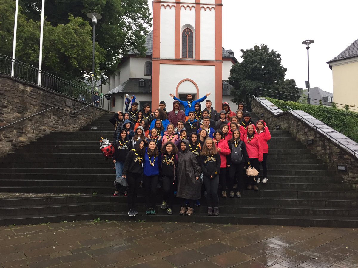 Gruppenbild unserer Freunde vom Stamm Sakarya im (verregneten) Siegen. Den Spaß haben wir uns davon nicht verderben lassen. <a href="/sakaryaizci/">Sakarya İzci Grubu</a>