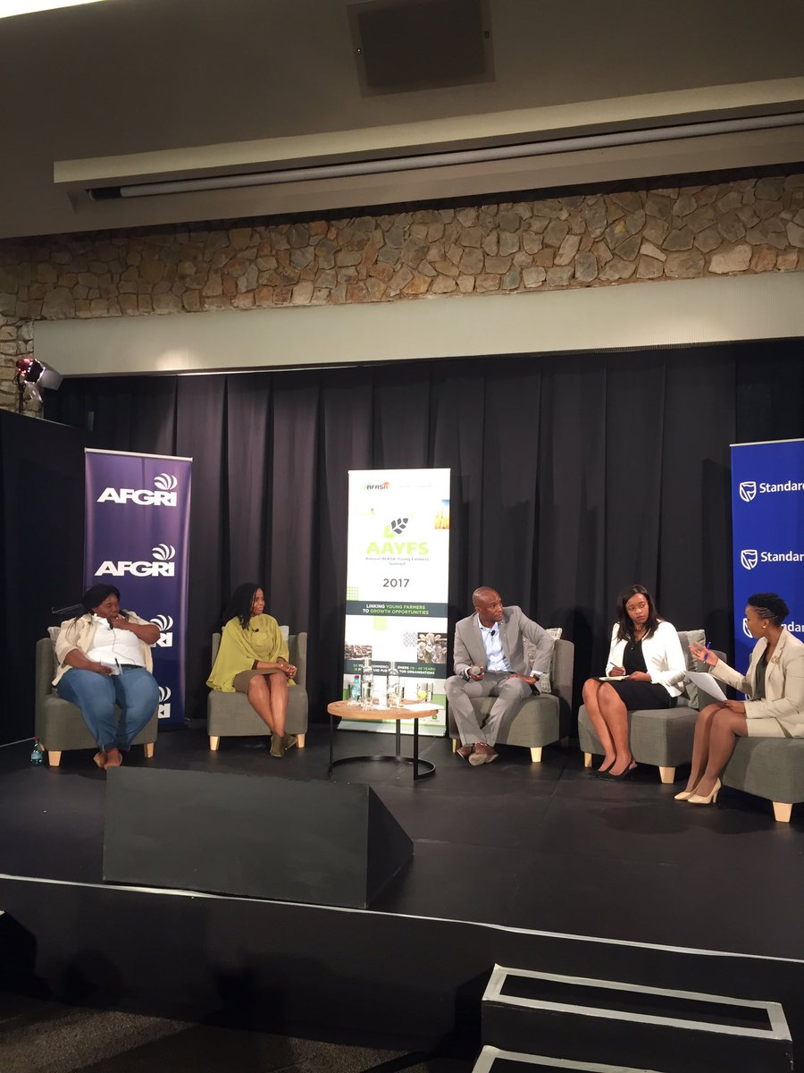 Gerharduysbeer's tweet photo. Panel discussion on acces to funding at #aayfs #afasayf17 . @FarmersWeeklySA https://t.co/gqGxWR0TiB