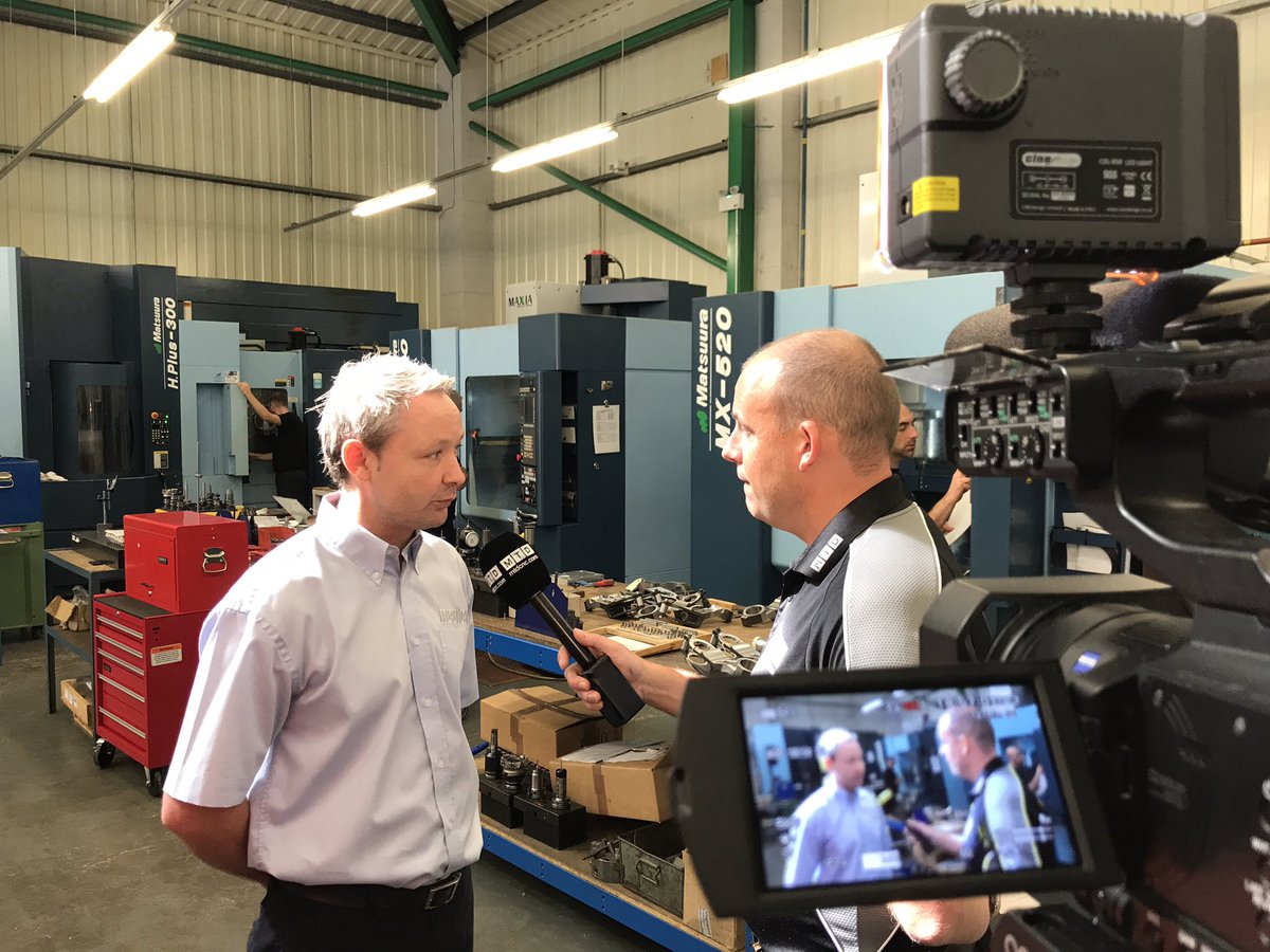 mtdcnc's tweet image. MTDCNC @medleyprecision @Matsuura_UK checking out their #matsuura #5axis