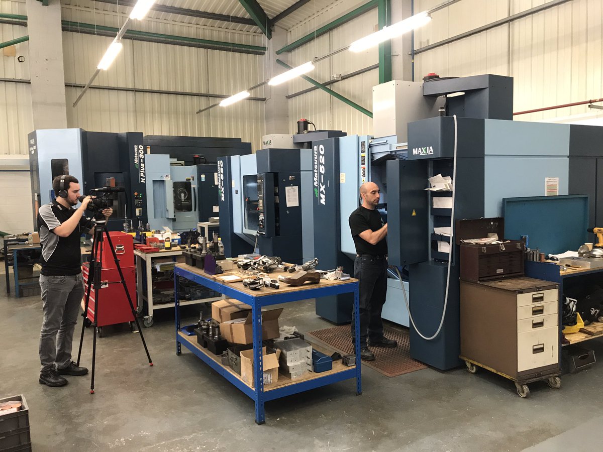 mtdcnc's tweet image. MTDCNC @medleyprecision @Matsuura_UK checking out their #matsuura #5axis