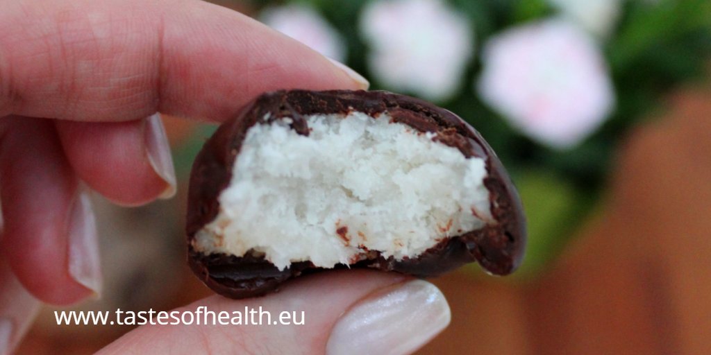 juliastuebercom's tweet photo. Would you like easy to make &amp; #yummy Homemade Coconut Bounty? https://t.co/MhSacDsGjq for #recipe #foodie https://t.co/msar8VE7DR
