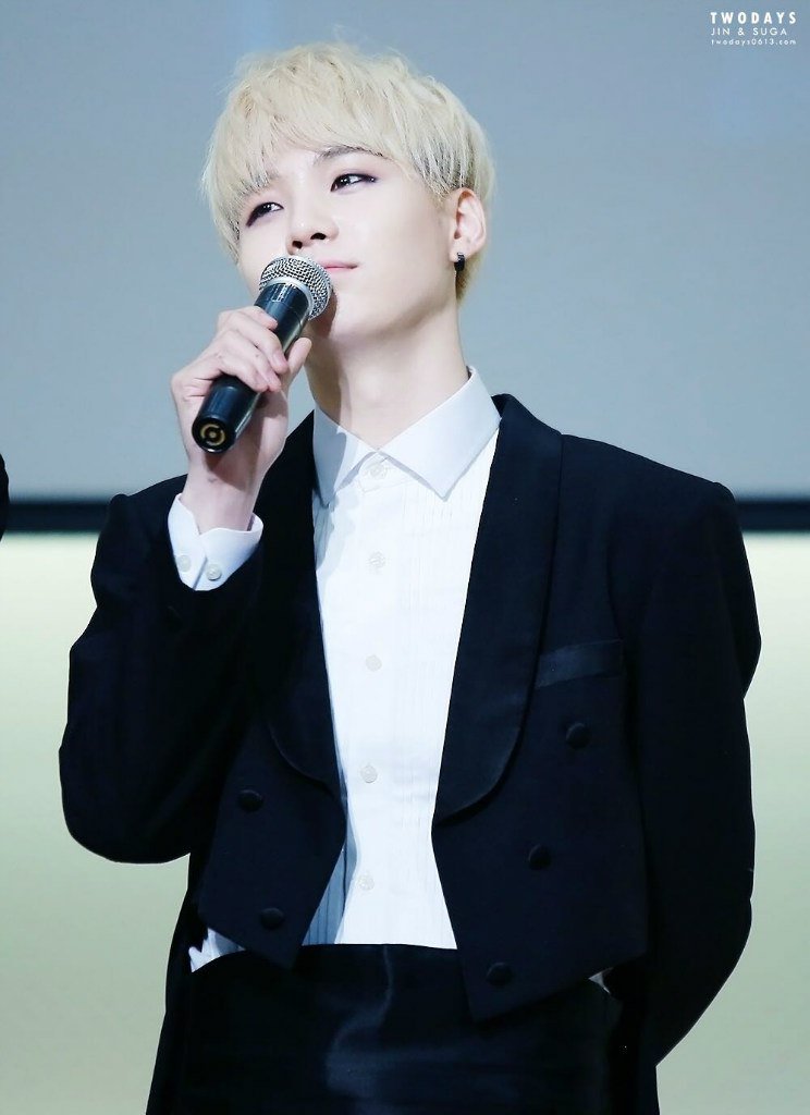 l_love_victory's tweet photo. #SoribadaBTS
#FanArmyFaceOff
#1YearWithAGUSTD
#LOVE___YOURSELF
#HIXTAPE3M
Застенчивый https://t.co/XEpoXjbFbr