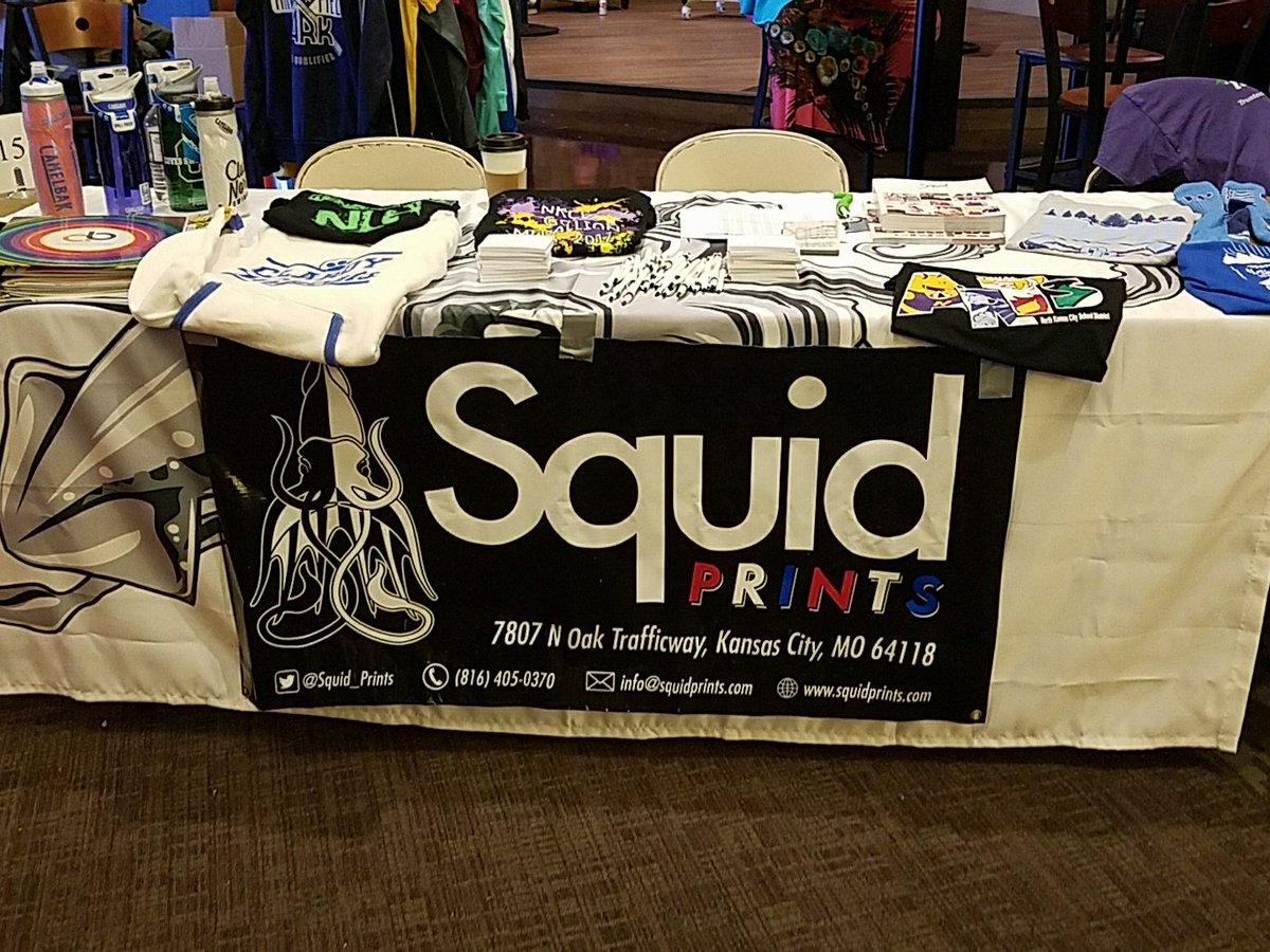 Squid_Prints's tweet photo. Just chillin in the lobby. #nkcconvo17 https://t.co/dX6noWo8en