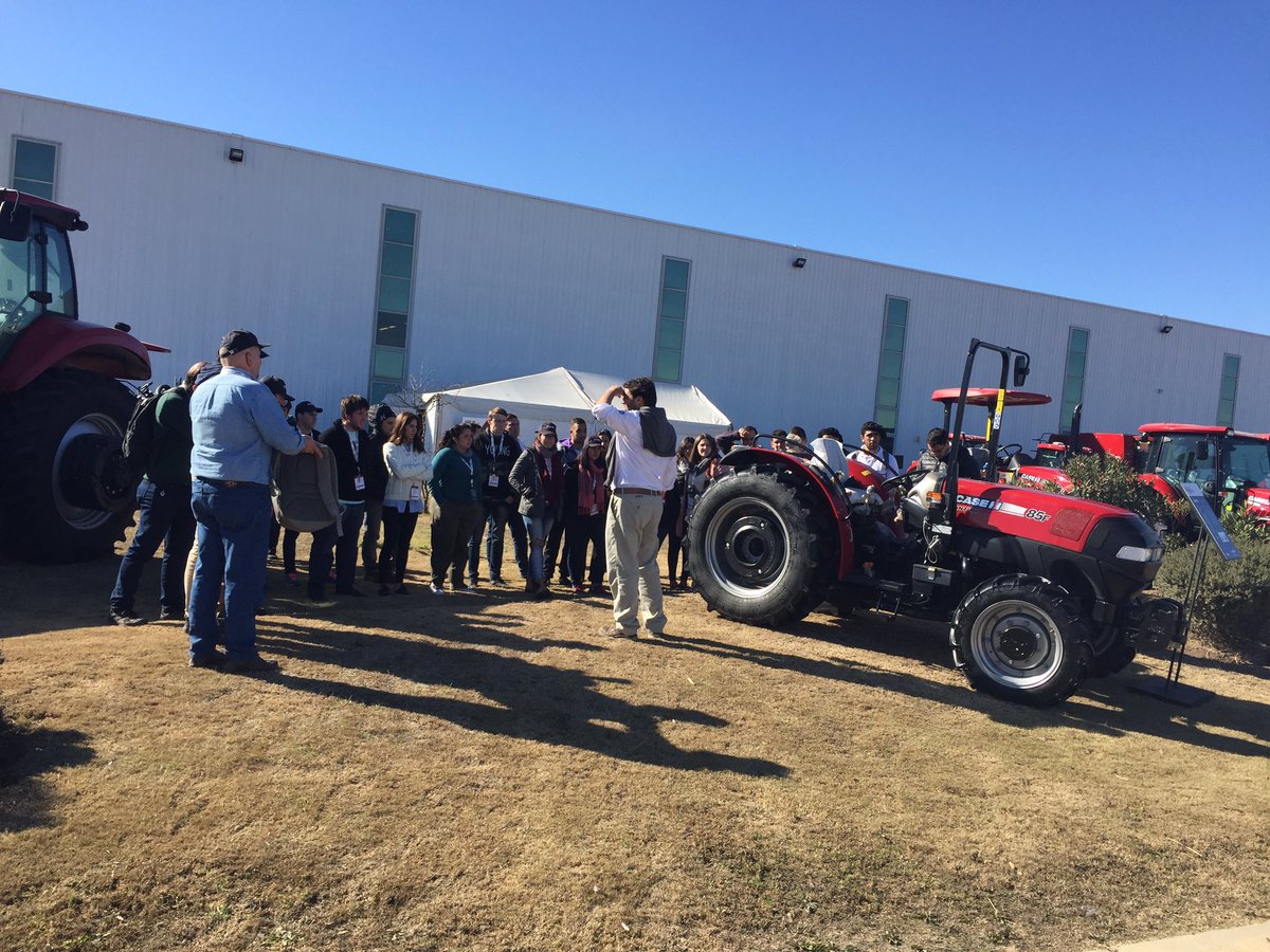 PanigattiEvelyn's tweet photo. Charlas técnicas en el #CaseIHExperience @CaseIHArg https://t.co/r5KWnTfZDF