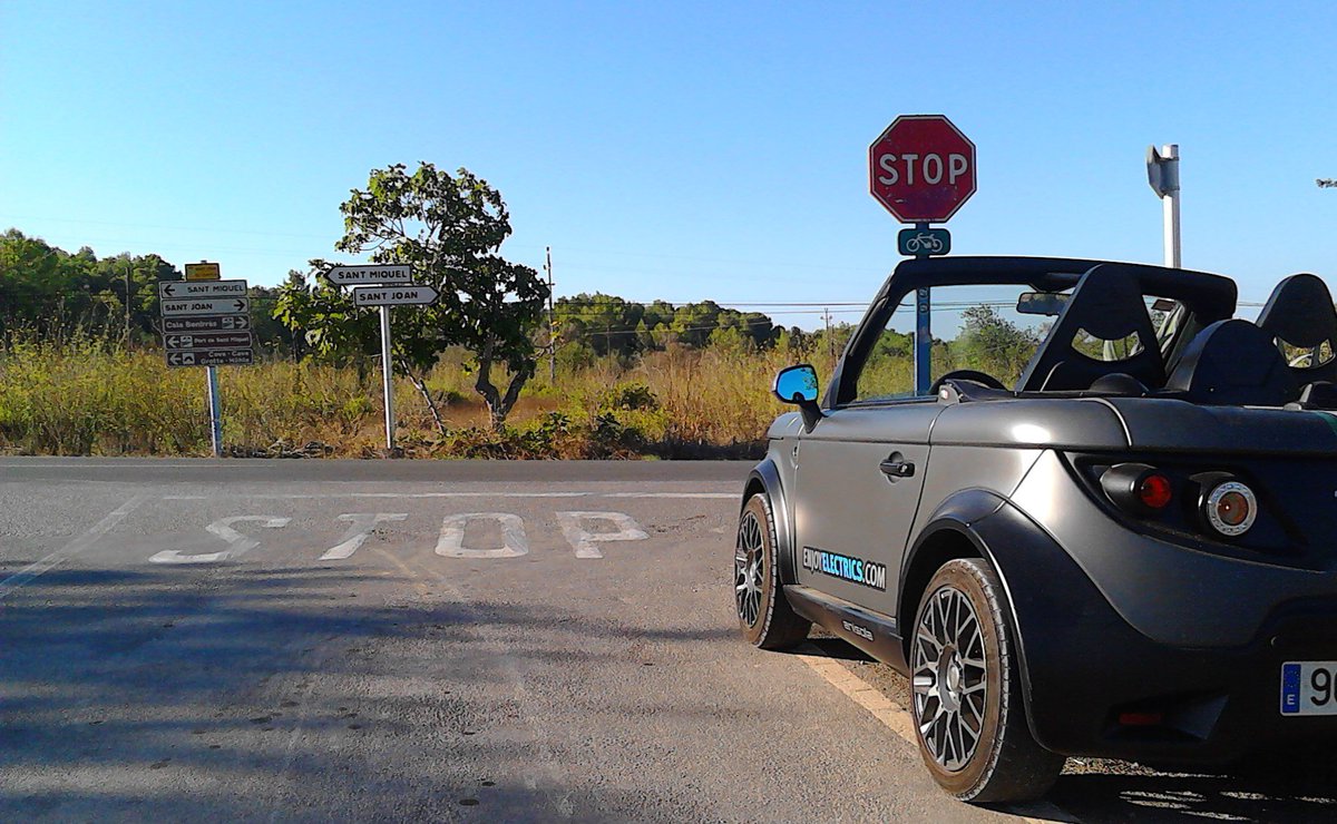 EnjoyElectrics's tweet photo. Stop &amp; go ... what beach today?
#summer #enjoy #ibiza #sustainable #experience #enjoyelectrics #ev #electricvehicles #roadster #beachtour https://t.co/iLjcJTFElG