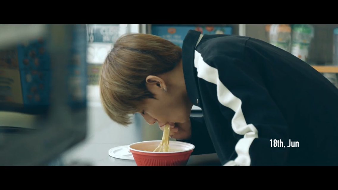 scarafmouche's tweet photo. [CAP] #BTS #방탄소년단 #LOVE_YOURSELF Highlight Reel #起 BTS_twt #V
(https://t.co/smMkQrzRp1) https://t.co/YtCZipyU3B