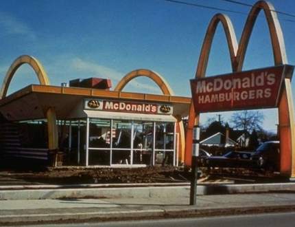 Первый ресторан макдональдс в сша. Калифорния макдональдс. Макдональдс первые рестораны. Первый ресторан макдональдс в сша. Макдональдс первые рестораны.