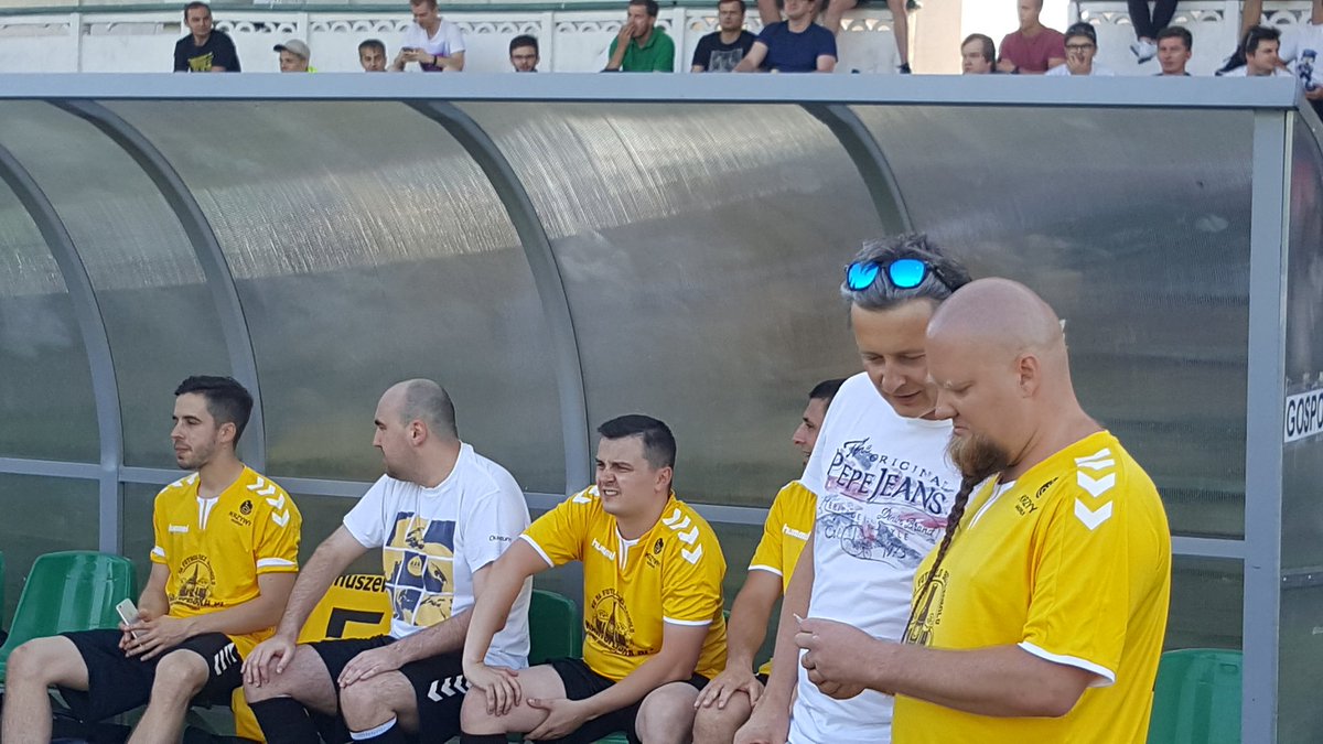 Konszachty na ławce <a href="/kartofliska/">Kartofliska.pl</a> z udziałem <a href="/TwaroTwaro/">Andrzej Twarowski</a>