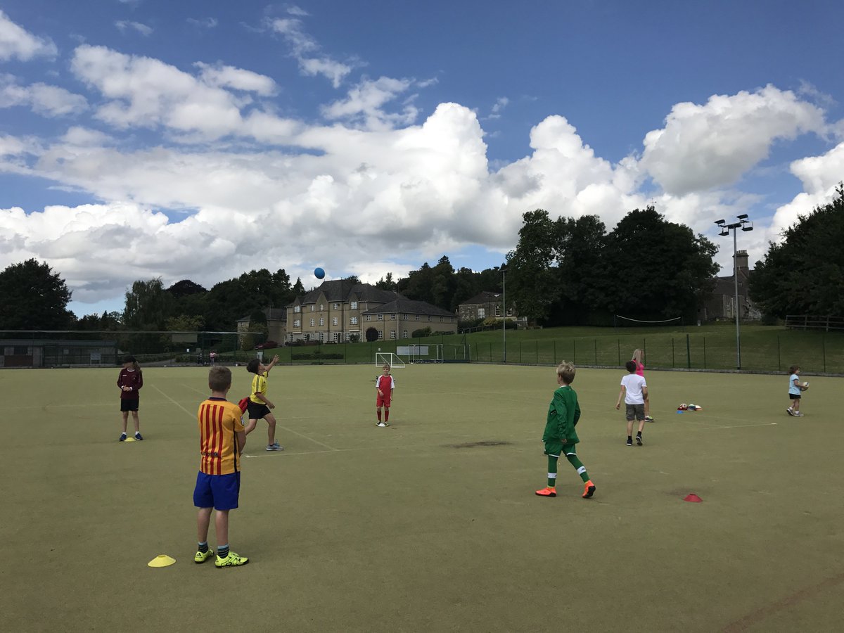 #summercamp day 2 - there's something for everyone! Crafts &amp; rugby today, dance, football, frisbee &amp; more crafts 2mo rendcombcollege.org.uk/summercamp