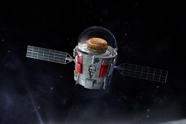 KFC a envoyé un #burger dans l'#espace buff.ly/2ukjCWv <a href="/KFCFrance/">KFC France</a> @le_clubsandwich #Food #FastFood #Conso #Sandwich #Restaurant #Pub