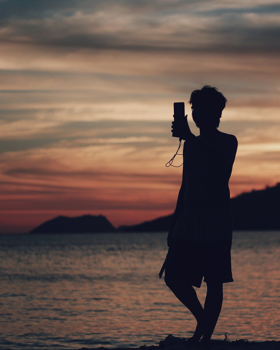 takdos's tweet image. Apa sih yang bikin lu #BanggaJadiIndonesia ? Kalo gue, karena Indonesia punya banyak destinasi yang super keren!