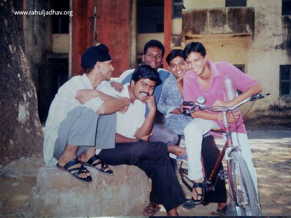 raahuuljadhav's tweet photo. #ChildhoodFriends #Classmates #Schoolmates
90's Pic
Rahul Vicky Sukhe Sagar https://t.co/TCzvF6e6Ip