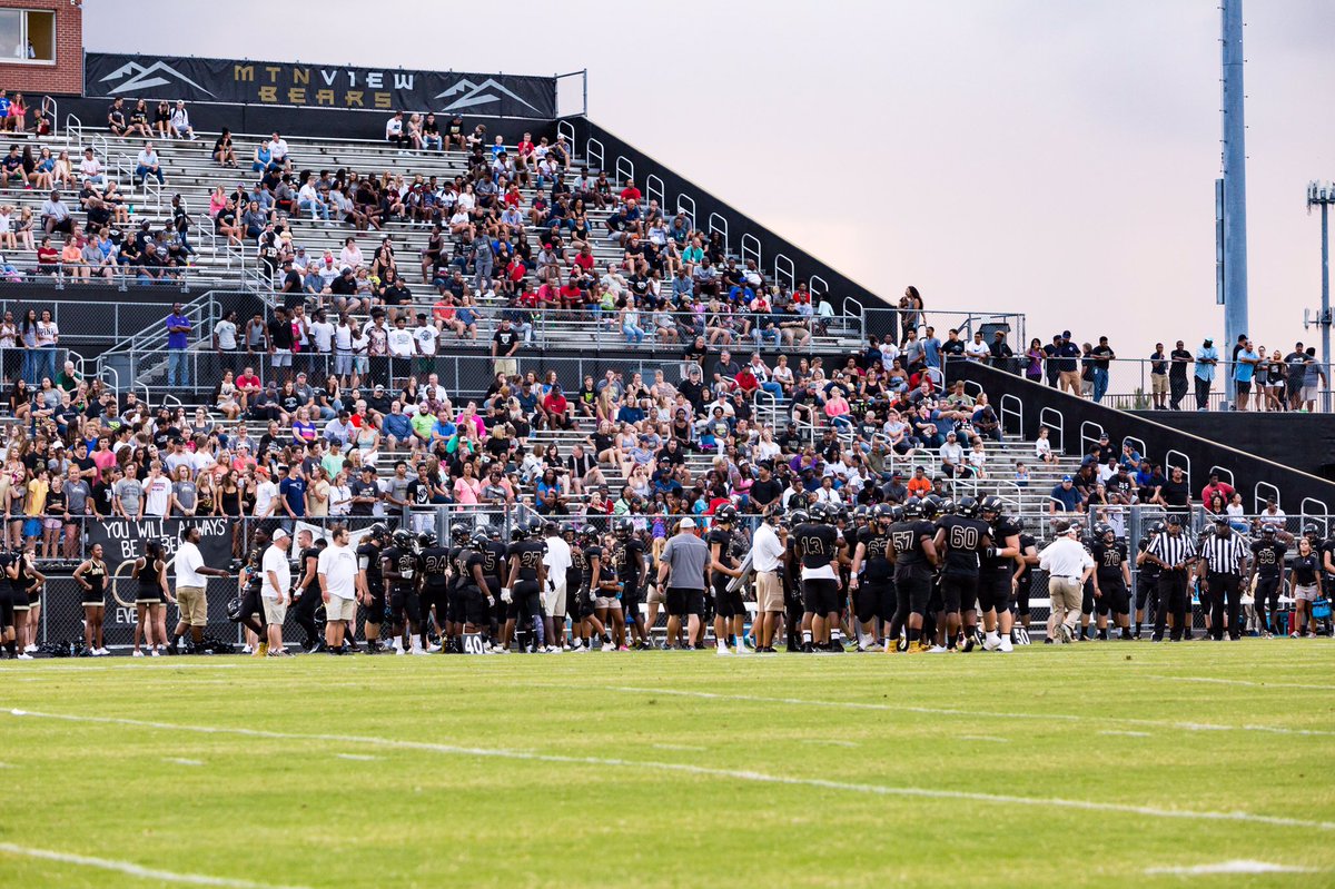 MVHS12thMan's tweet photo. We hope everyone comes out this this Friday! Let's pack it out and support our Bears. Make sure to wear black! #Blackout #BearGang #BEA12 https://t.co/8USVbc9Eez