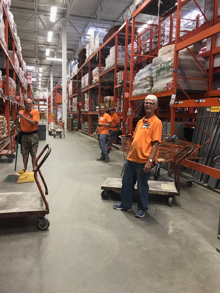 terryjean44's tweet photo. MET taking on the dirty work! #cementdust @nate_knowles @JonSturgis1 @troyer_paige @luckykat75 @PegWillard https://t.co/qCMhHlDAnB