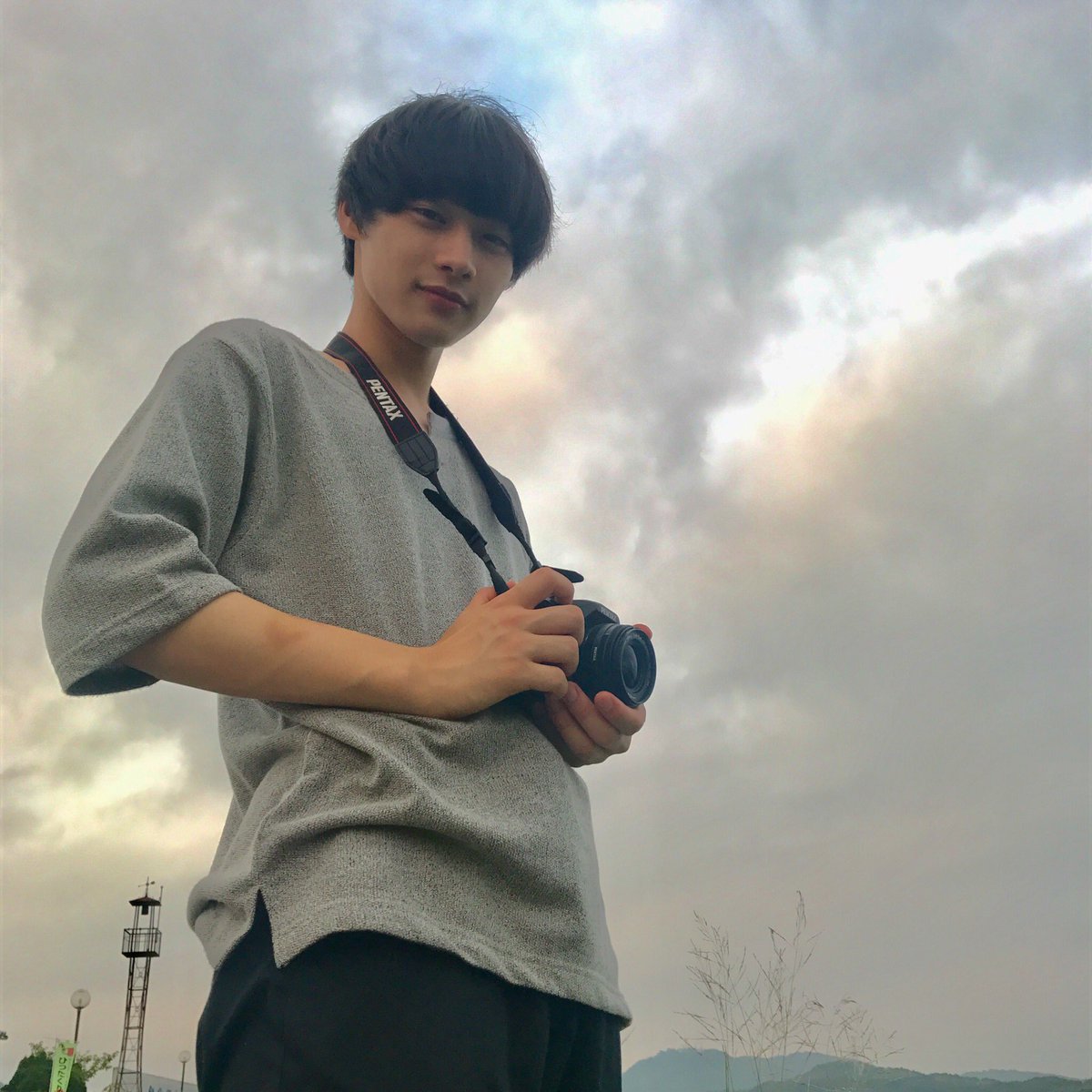 平井亜門 Sur Twitter あることがきっかけで 思いきって一眼レフカメラを購入してしまいました ペンタックスのk S2というカメラです 平井亜門のこんなインスタ男子は苦手だシリーズ 平井亜門 Sur Twitter あることがきっかけで 思いきって一眼レフカメラを購入してしまいました ペンタックスのk S2というカメラです 平井亜門のこんなインスタ男子は苦手だシリーズ