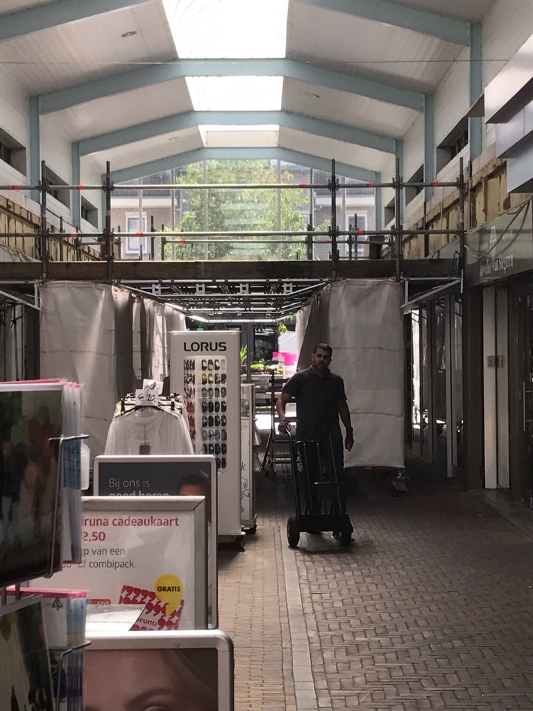 Er wordt weer hard gewerkt bij de #Boterhoek in #CentrumBest. #upgrade #mooimaken #gezelligheid #Boterhoekopdekaart