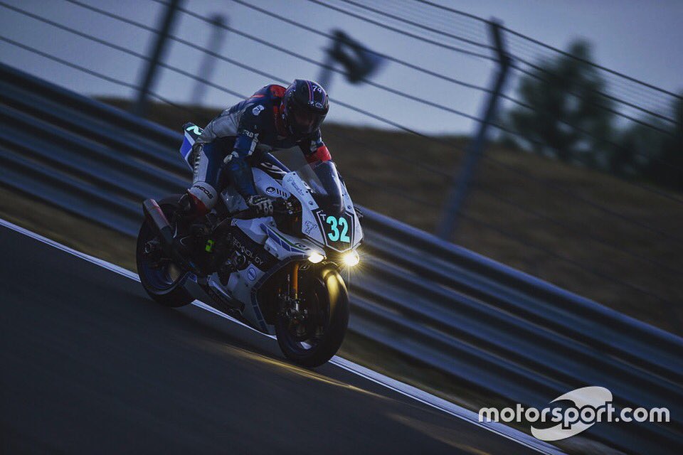 Dax_0112's tweet photo. #slovakiaring #EWC #yamahar1 #rabidtransit32 #P9 #vircos https://t.co/TdqH72LNAe