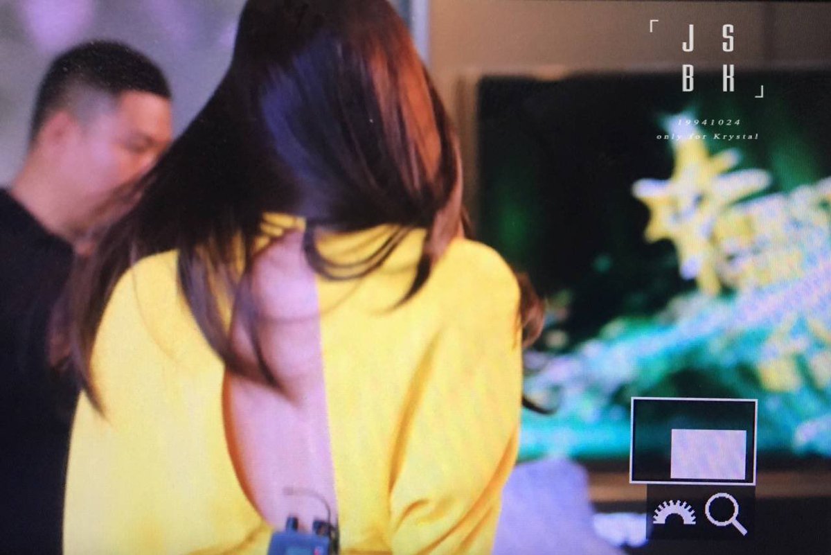 KRYSTALCHNFAN's tweet photo. #KRYSTAL #크리스탈 #정수정 
GORGEOUS LADY with a sexy back https://t.co/TWvp8C1ppt