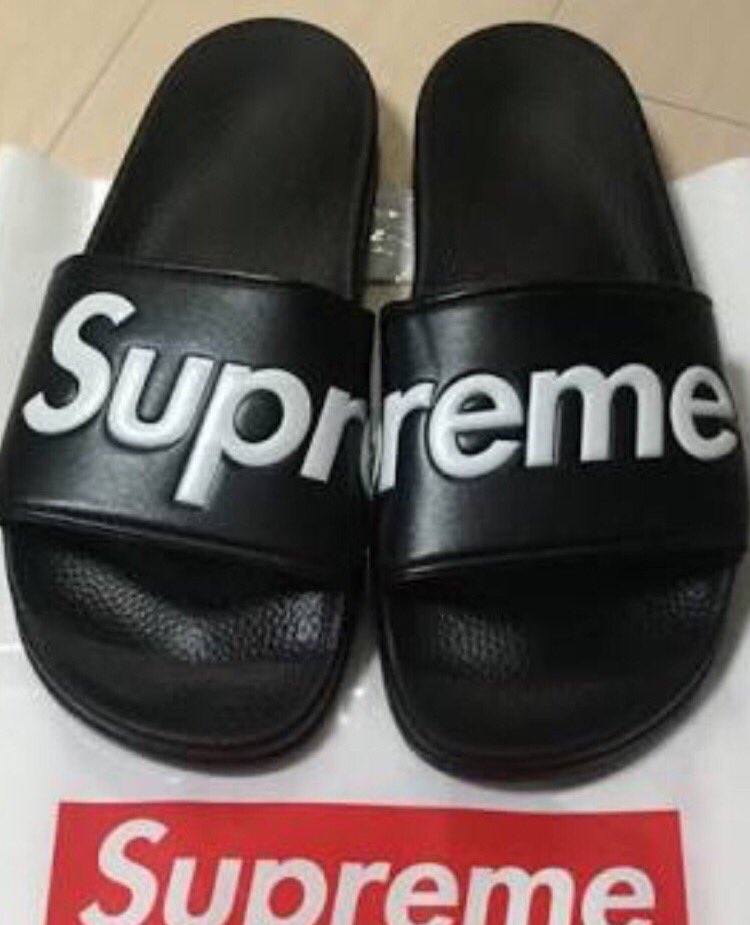 supremersers's tweet photo. 【初回記念】 プレゼント企画🎁

抽選で1名様にsupremeサンダルを
プレゼント！

赤 黒それぞれ1名様にお渡しします♪
※色はこちらでランダムに決めさせて頂きます

応募方法⇒8/31 24時00分までに
【フォロー＋RT】するだけ！

発表は随時DMにてご連絡します♪ https://t.co/Yyuc5o9tvC