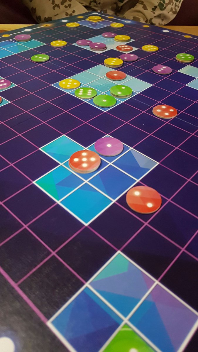 Ulrich @ Queen Games tweet media