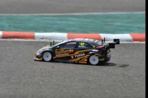 TeamDynamics's tweet image. A few more shots of Dean&apos;s @hondaracingbtcc replica RC car - who&apos;d buy this?!🤚