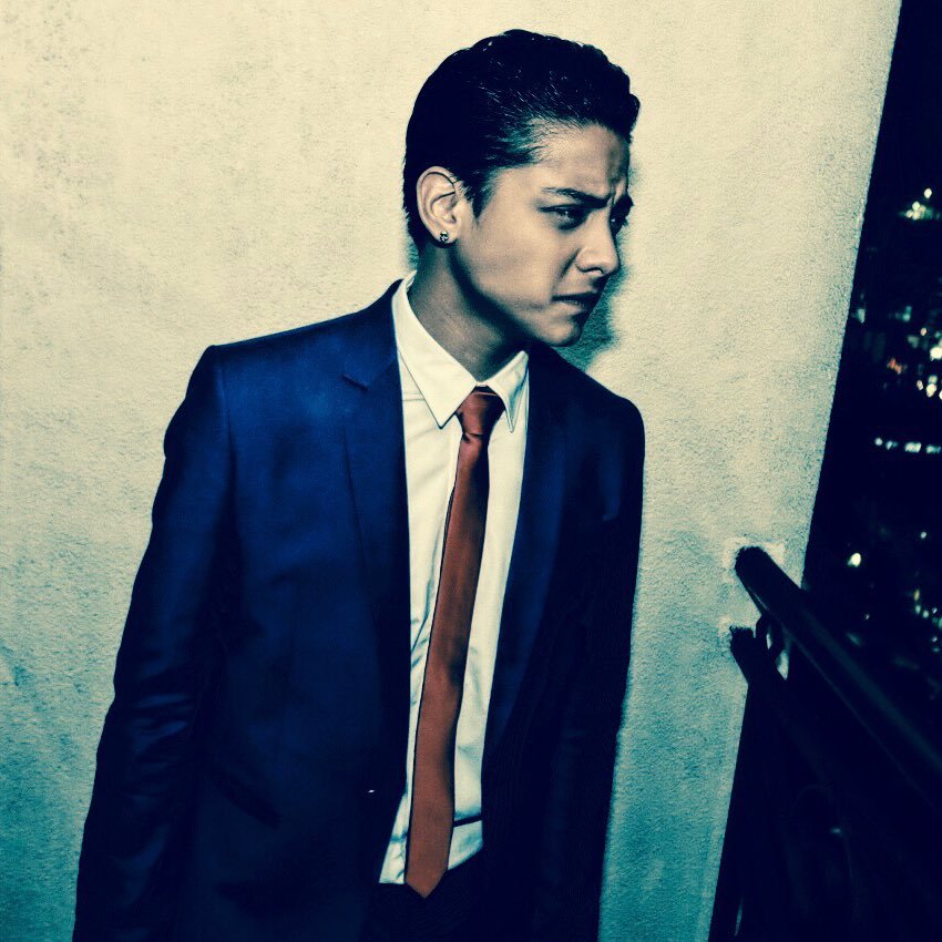 kughthrynn's tweet photo. ded😭 #LaLunaSangreSpark https://t.co/CmCP14tL8B