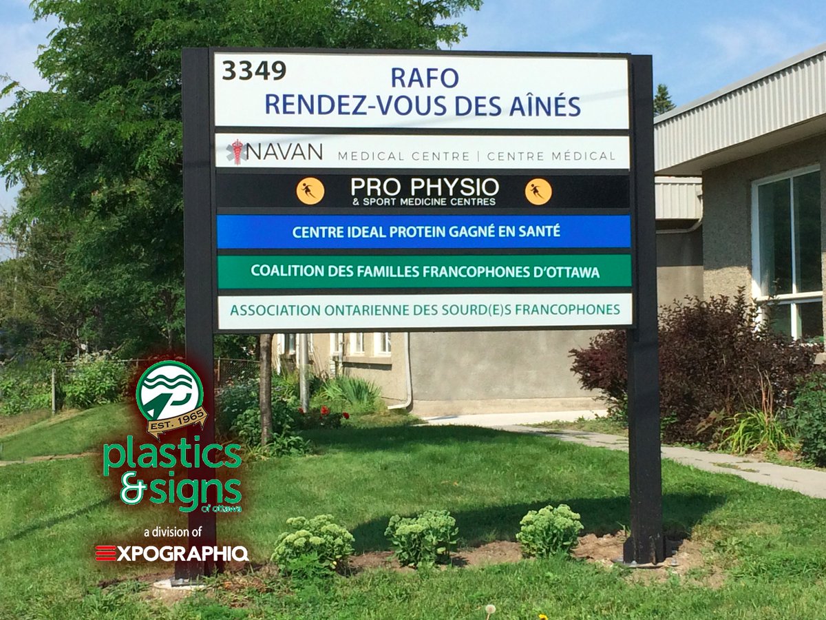 SignsofOttawa's tweet image. Stand alone non-illuminated #pylonsign with plexiglass faces in EX frames - all graphics are #reflective. New for Rendez-Vous des Aînés.