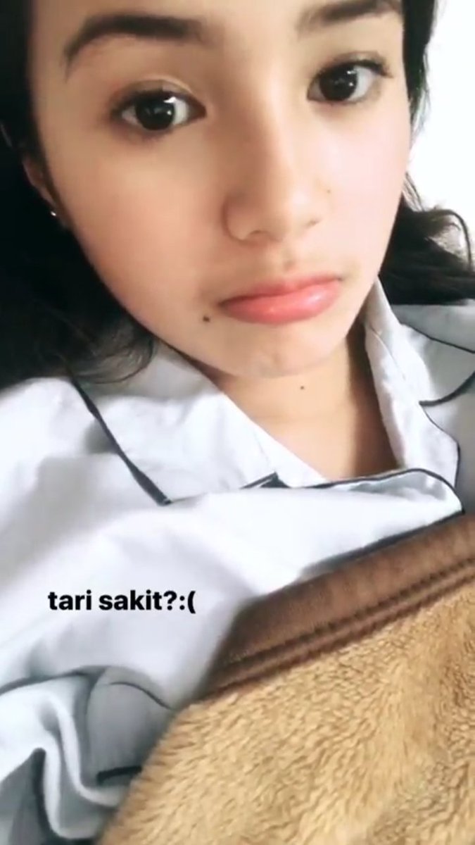 Bebyes_'s tweet photo. Cepet sembuh yaa Tari(Beby)😊 @Bebyytsabina jaga kesehatan slalu❤❤ jgn lupa minum obatt❤ lvyouuu😘 #GWSBebyTshabina https://t.co/TdlFPVREh1