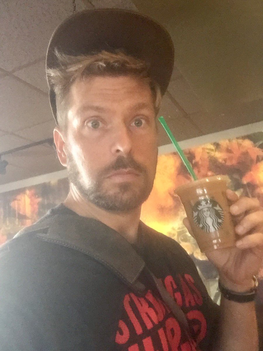 ElbrusOnline's tweet photo. Sometimes you've got to be silly when you're at Starbucks doing work for your clients.... simple life, have fun, #nottoserious #domolife https://t.co/HtBCOyqxro