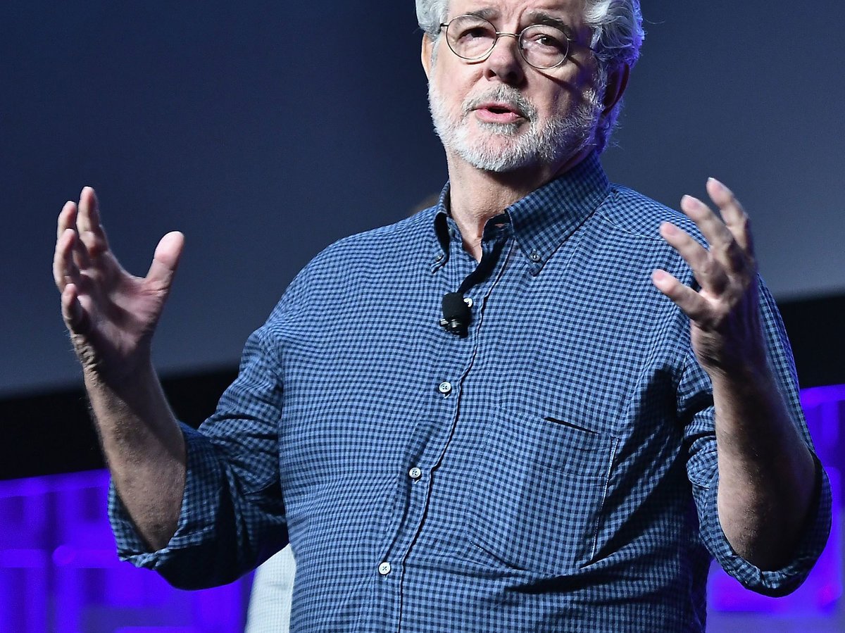 foodandwine's tweet photo. George Lucas Buys $11.2 million vineyard next to Brad Pitt and Angelina Jolie's French estate. https://t.co/yB4YG3qzID https://t.co/z51AOBq3CA