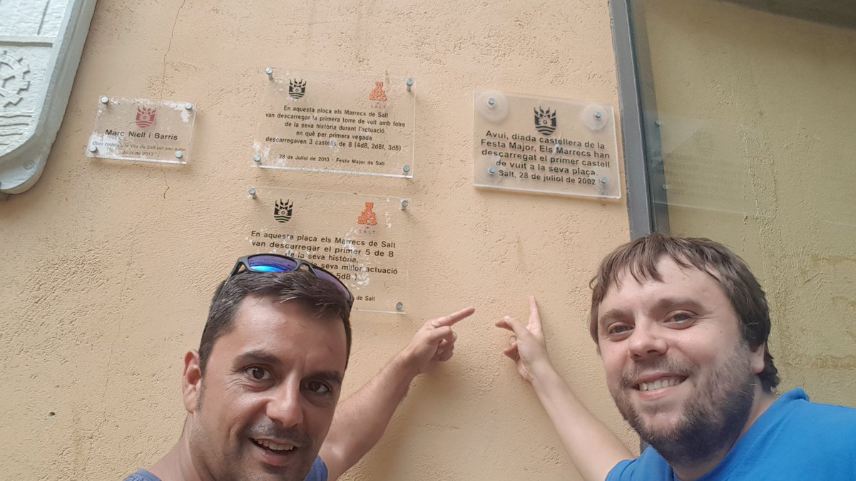 KoroKoronel75's tweet photo. La nostres plaques a plaça de @Marrecs ens falta la del 3d9f DESCARREGAT d'enguany #CastellsEnXarxa @laxarxatv https://t.co/dP7q0AmMo8