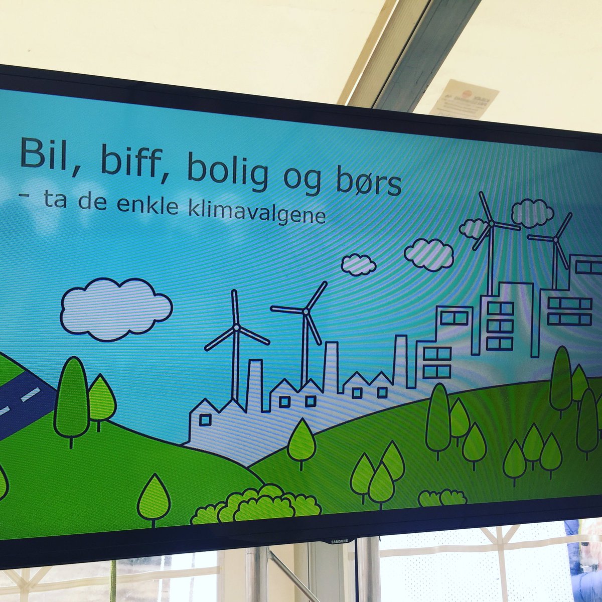 tottam's tweet photo. Bil, biff,bolig og børs #klimavalg #arendalsuka #Storebrandbåten https://t.co/0KdnnY400R