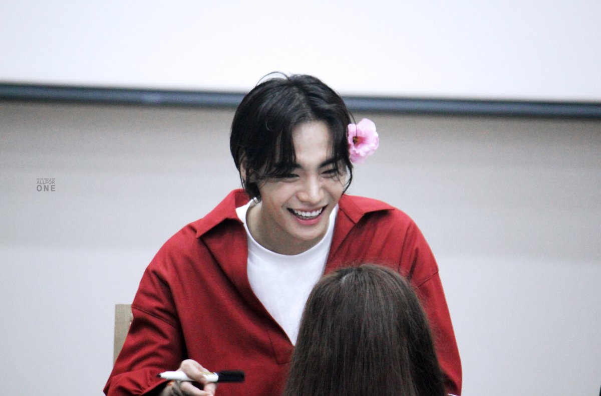 allforone___'s tweet photo. 170815 눈에서 꿀 뚝뚝
#원 #정제원 #제원 #ONE #郑帝元 https://t.co/JvYGQ5faij